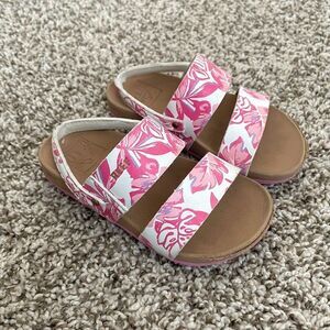 Size 7 / Toddler Girl Reef Sandals